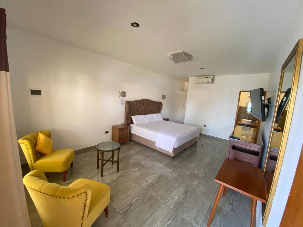 Hotel Resort Thiago Чинча-Альта Екстер'єр фото