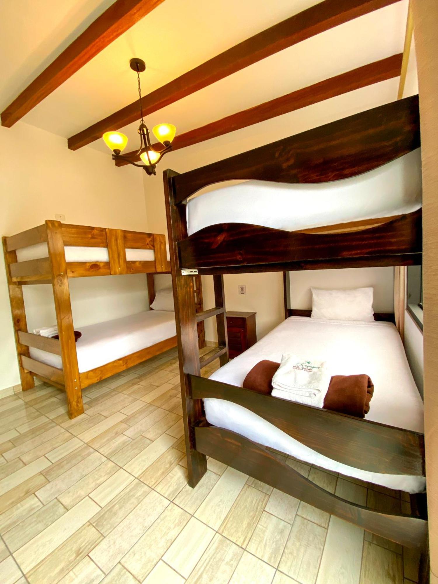 Hotel Resort Thiago Чинча-Альта Екстер'єр фото