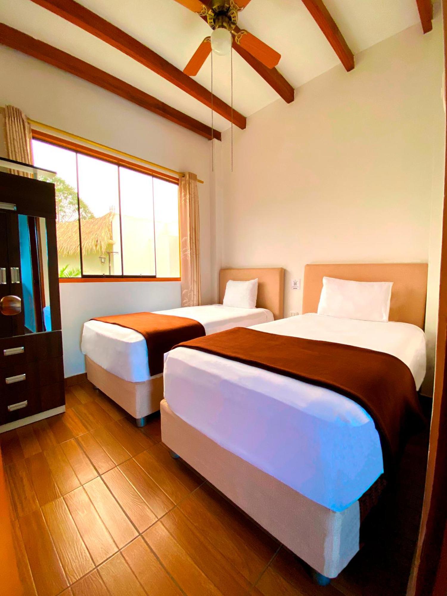 Hotel Resort Thiago Чинча-Альта Екстер'єр фото