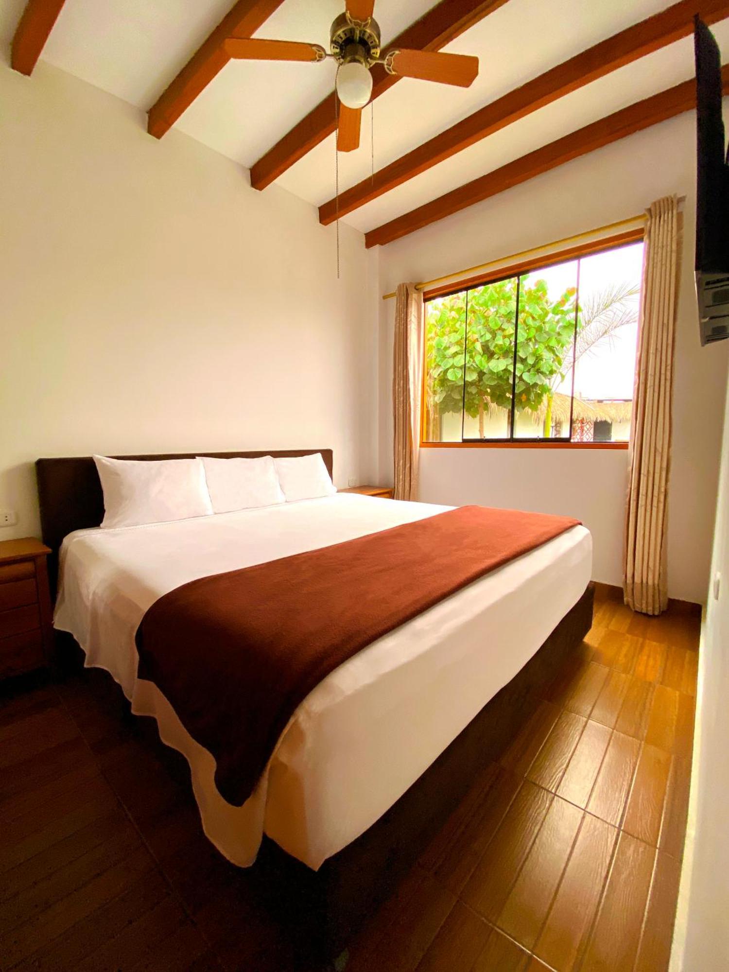 Hotel Resort Thiago Чинча-Альта Екстер'єр фото